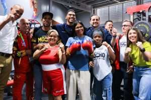 Presidenta (E) entrega gimnasio rehabilitado «Ramón Mocho Navas» en Petare