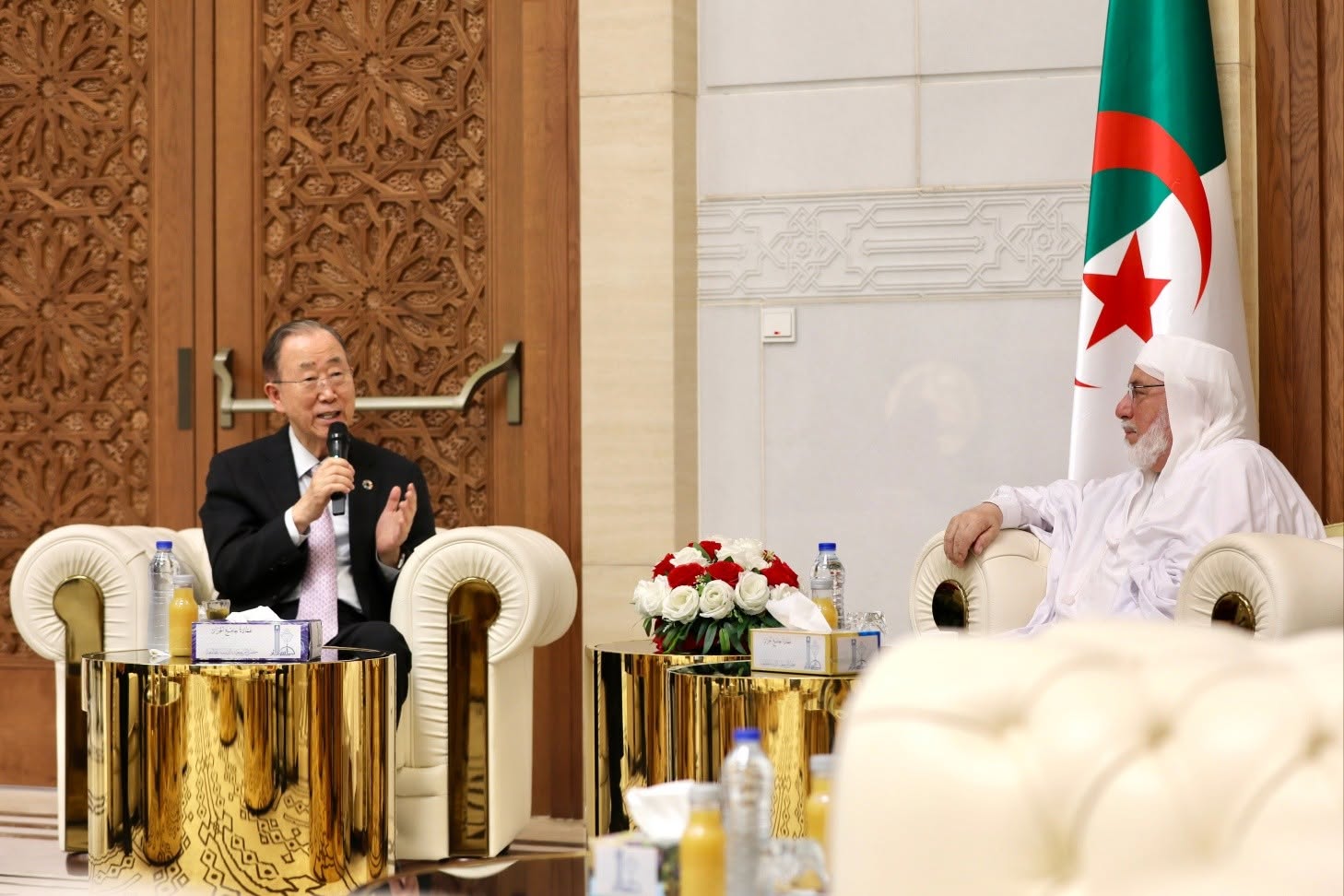 حوار في الدّين والتعايش والتنمية المستدامة.. بين عميد جامع الجزائر وبان كي مون (صور)
