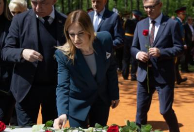 (FOTO) ''Ako vas zaboravimo, neka nas Bog zaboravi'', Đurđević Stamenkovski poručila: Ministarka posetila Spomen-područje Donja Gradina - ''Smrt je sita srpskog naroda''