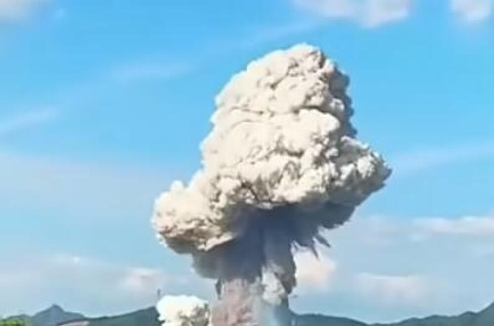 STRAVIČNA EKSPLOZIJA U KINI, SI ĐINPING TRAŽI HITNU ISTRAGU! Više od 20 poginulih, povređena 61 osoba (VIDEO)