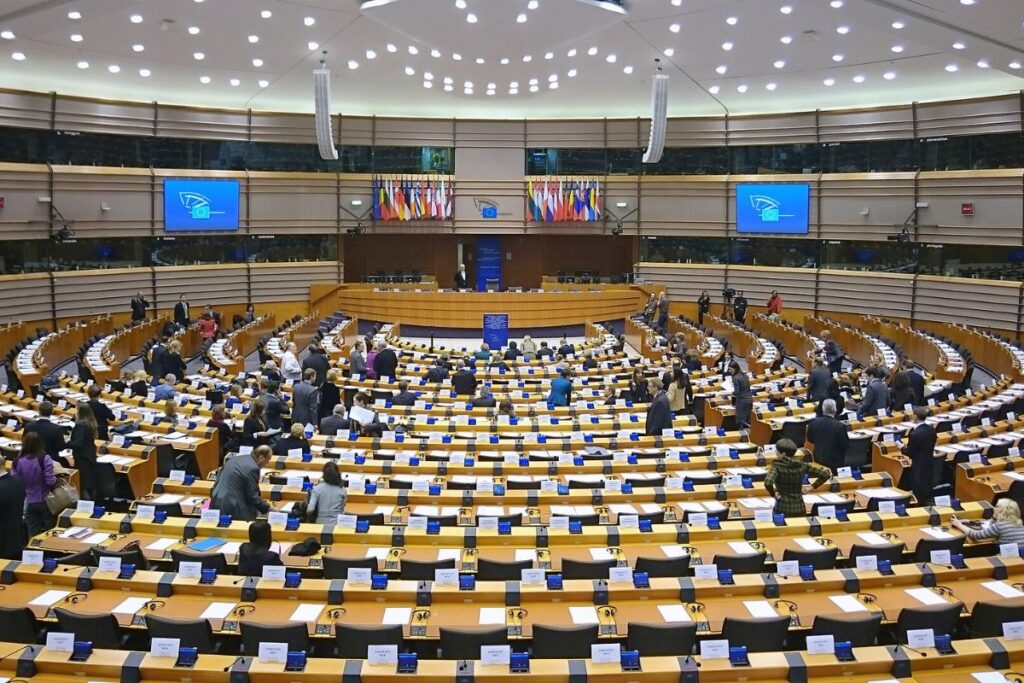Rat na Bliskom istoku: od nafte ka nebu