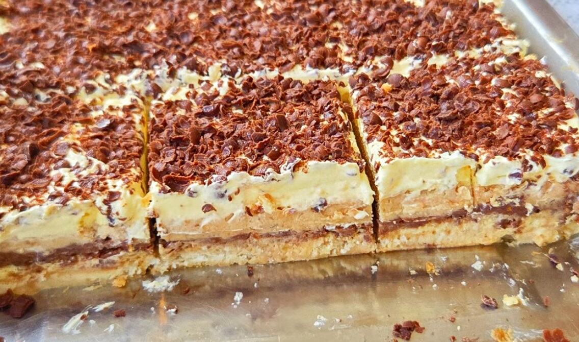 Kremaste kocke gotove za 20 minuta bez uključivanja šporeta: Kolač spreman očas posla