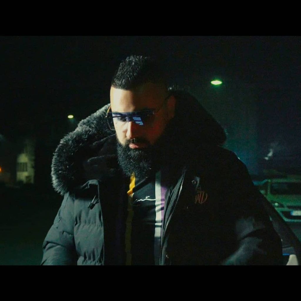 „Na vrhu“ – Novi letnji hit Duška Ilića Ilyona stiže pravo iz srca