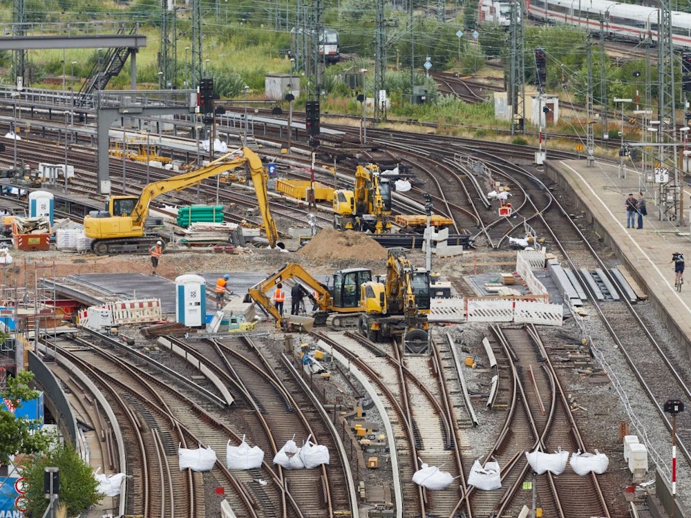 Schienen-Projekte: Verkehrsministerium sieht weitere Milliardenlücke bei der Bahn