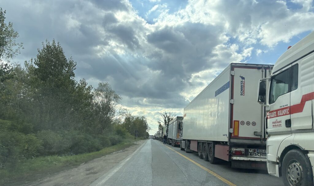 Kamioni čekaju i do 4 sata na izlaz – gužve na Batrovcima i u Šidu