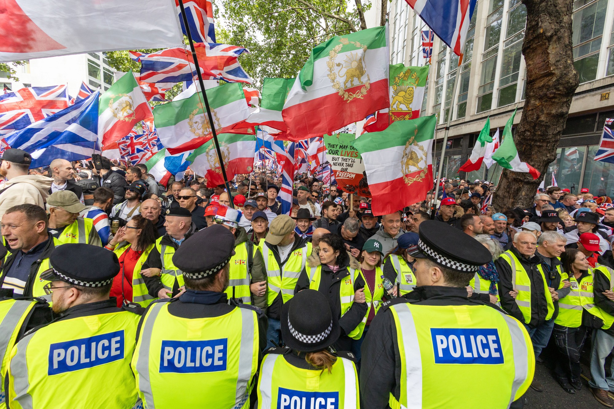FOTO I VIDEO Veliki prosvjed desničara u Londonu