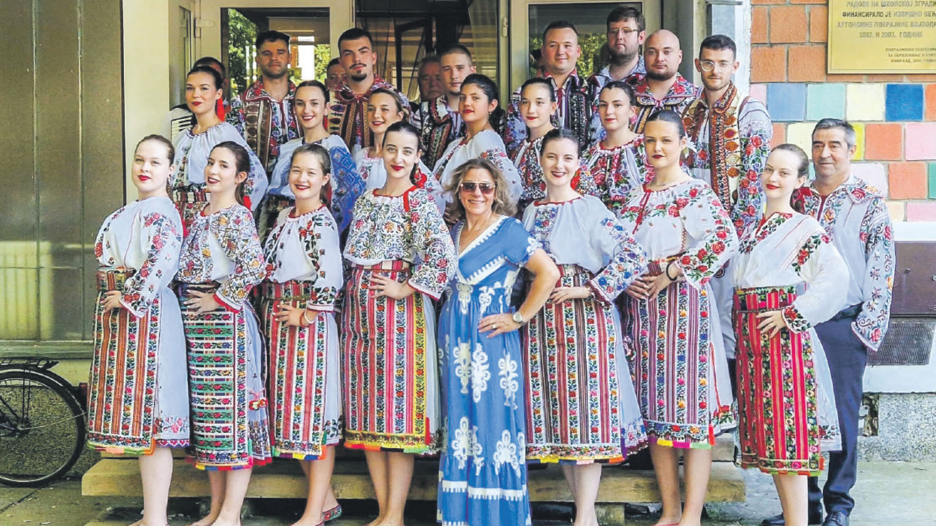 Ansamblurile, orchestra și soliștii CC „Doina” au reprezentat cu succes Uzdinul