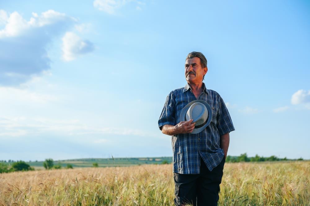 Zašto skidamo kapu iz poštovanja i gde se izgubio ovaj običaj?