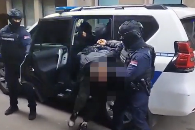 ZAPALIO LOKAL U CENTRU GRADA ZBOG DUGA! Uhapšen piroman iz Čumićevog sokačeta - kamere sve zabeležile!