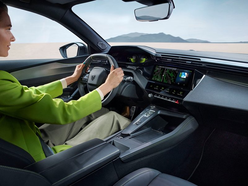 Привикват в сервизите 600 хиляди Peugeot 208 заради прекалено слаб клаксон!