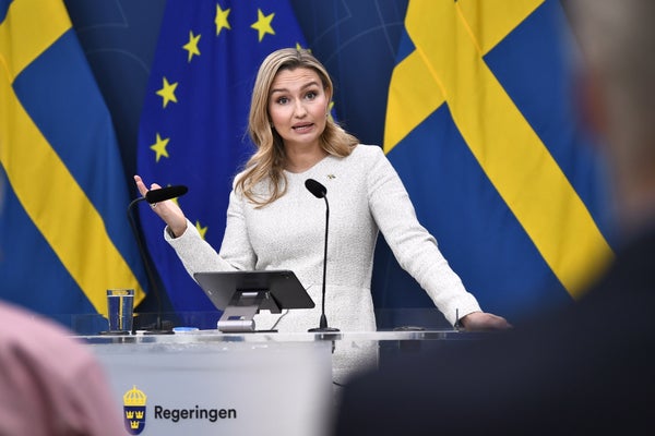 Busch i EU-bråk: Pausar kabelbygge till Danmark