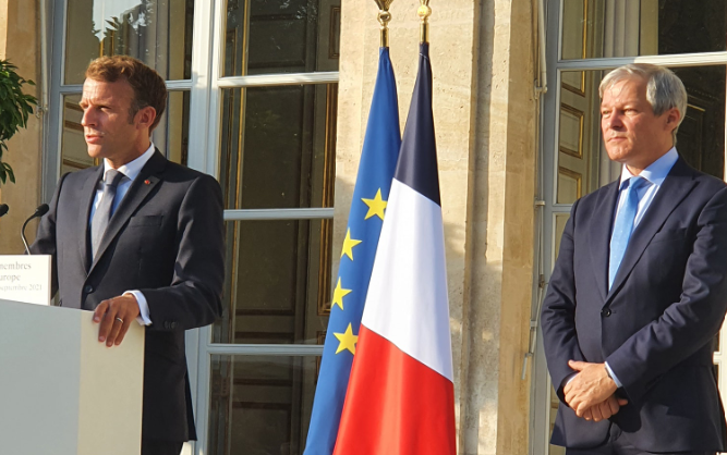 Nicușor Dan l-a numit consilier prezidențial pe Dacian Julien Cioloș, pupilul lui Emmanuel Macron