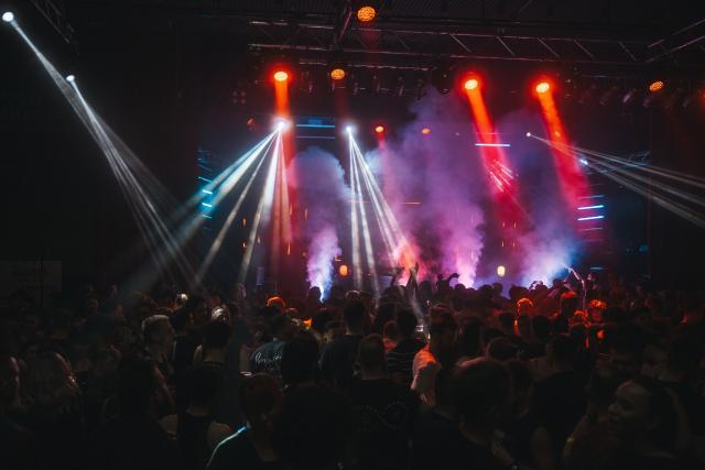Swashtara – pool party na Zonar Rooftopu