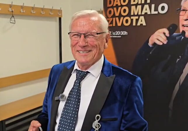 POSLE 50 GODINA DOČEKAO SVOJ SAN: Milanče Radosavljević rasplakao prepun Tašmajdan i pokazao da za prave vrednosti nikada nije kasno