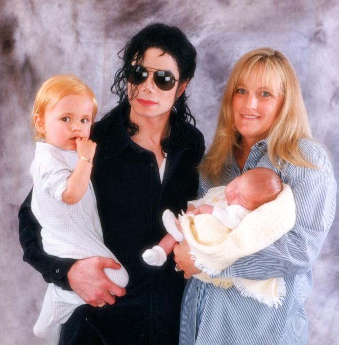 Majkl Džekson je bio u braku sa drugom ženom, kada je izabrao krupnu plavušu da mu rodi decu: Nisu se ni poljubili, a ona 15 godina nije smela da vidi decu