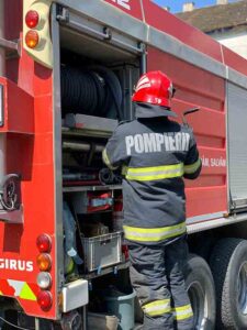 Incendiu în Gai: arde o casă pe strada Grădinarilor