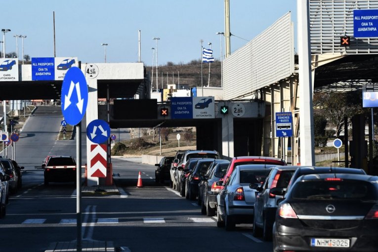 AMSS UPUTIO APEL VOZAČIMA: Ovo morate da uradite pre polaska na put