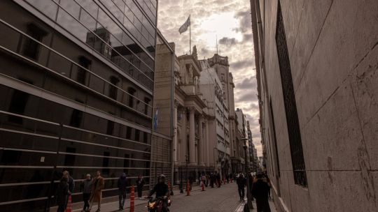 Argentina pushes US$6 billion in repo maturities past election