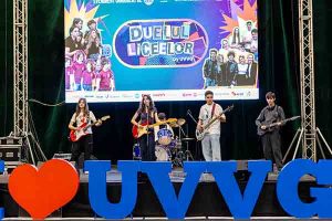 A doua ediție „Duelul Liceelor by UVVG” a transformat Sala Polivalentă din Arad într-un spectacol al inteligenței, energiei și spiritului de echipă