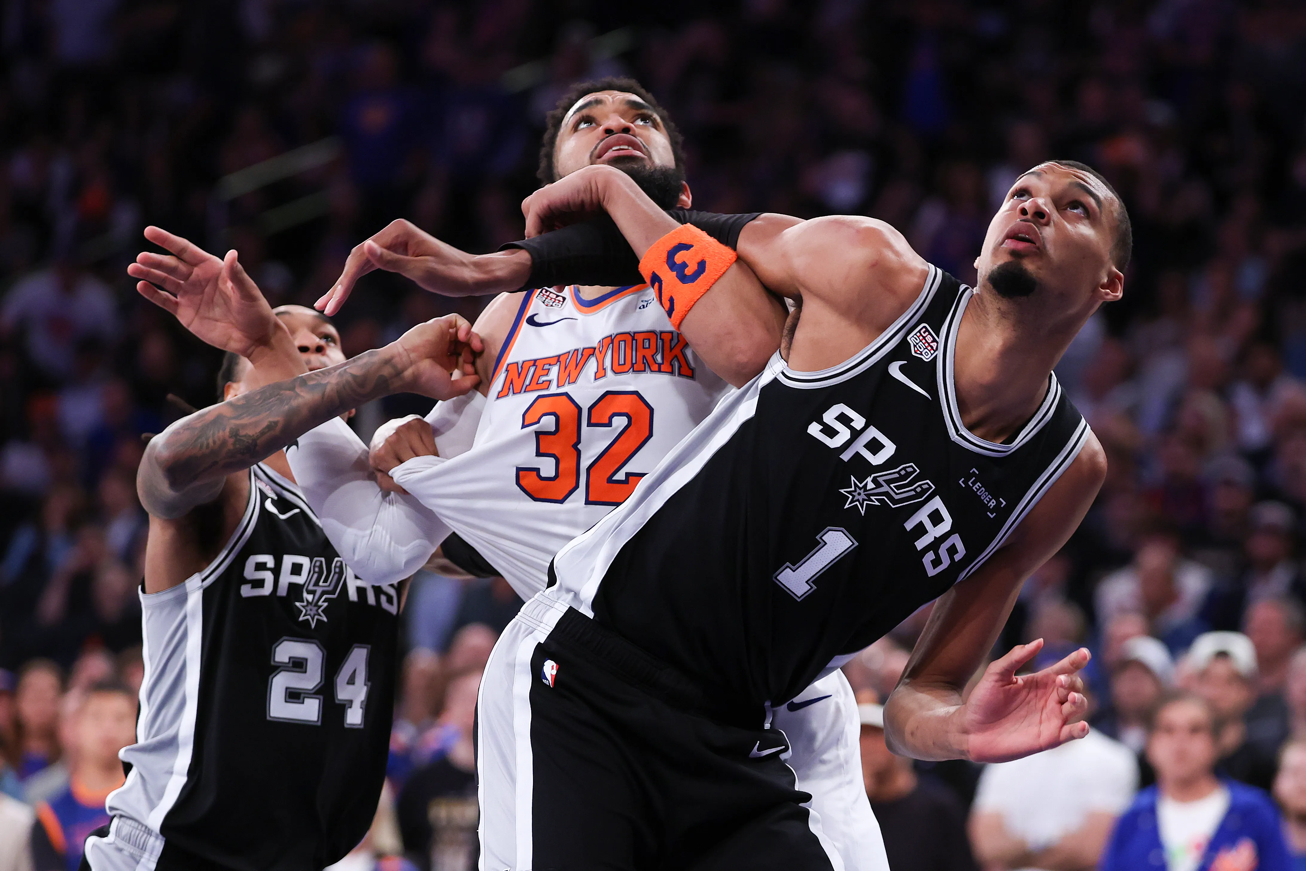 Can You Dress Like a Spurs Fan in Knicks Land?