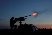 Vídeo mostra momento em que drone russo é abatido em Dnipro, na Ucrânia