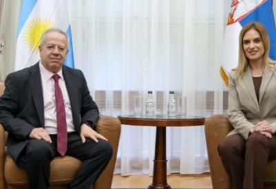 (FOTO) Ministarka Stamenkovski se sastala sa ambasadorom Argentine: Razgovarano o povratku posmrtnih ostataka heroja Blagoja Jovovića u Srbiju