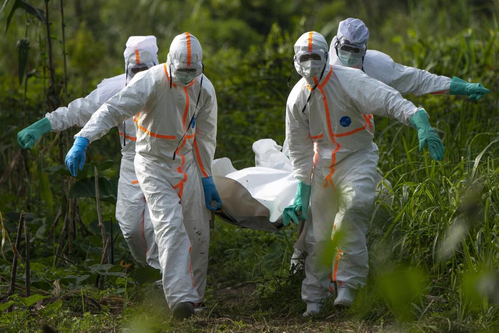 STRAVIČNA POŠAST SEJE SMRT, 80 MRTVIH OD EBOLE! Širi se smrtonosna EPIDEMIJA po Africi, pored Konga, zaraženi stanovnici i OVE države!