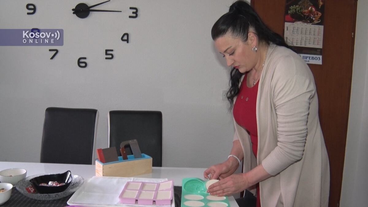 ARSIĆI SU DRŽALI PČELE ONOLIKE GODINE, A NIJE IM PALO NA PAMET DA OD TOGA MOGU I OVO DA PRAVE! Sve dok nisu dobili poklon, a onda je sinula ideja (FOTO/VIDEO)