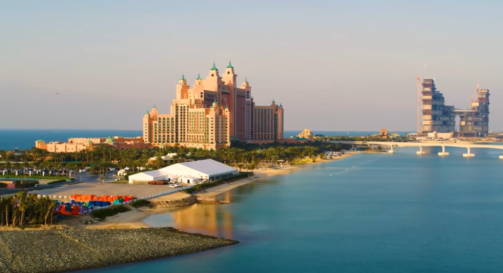 Kolku pari dnevno gubi Dubai poradi toa što turistite gi nema?