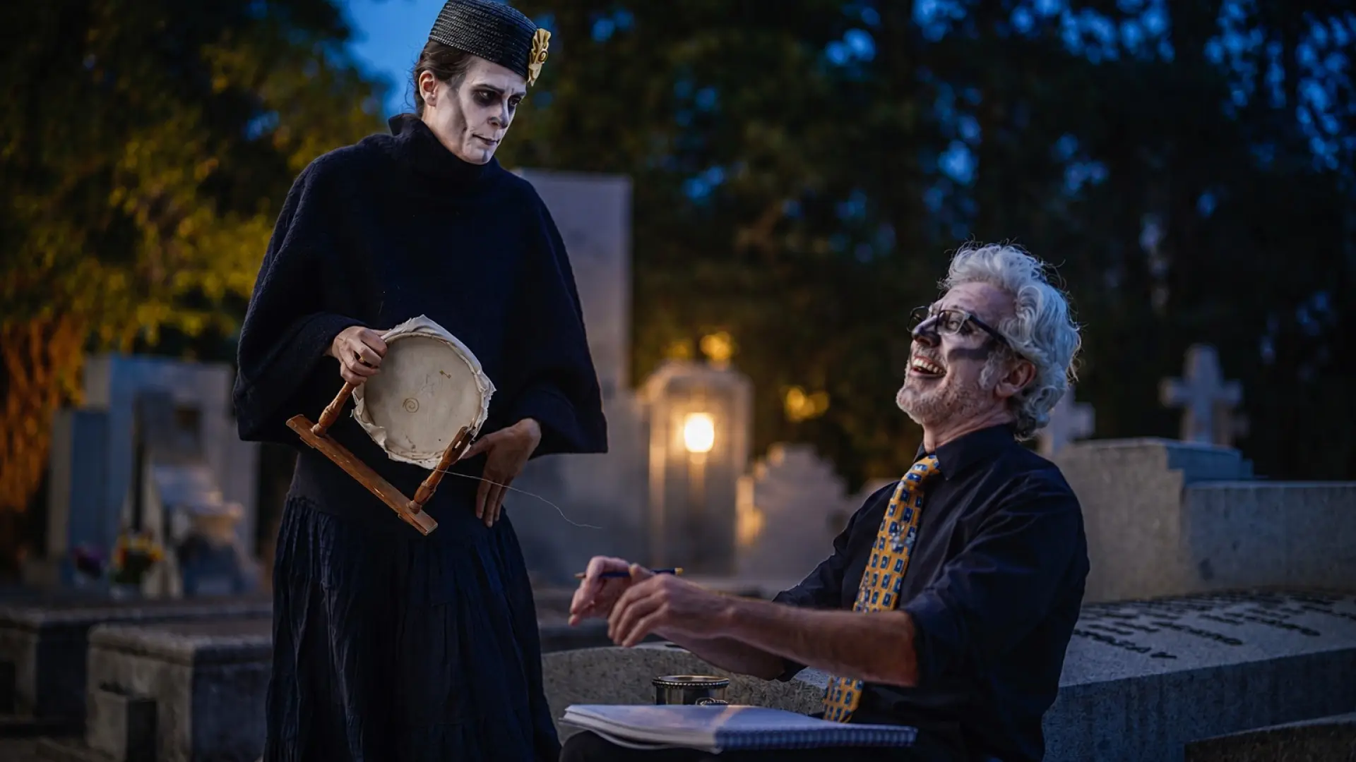  El Cementerio de la Almudena abre sus puertas las noches de verano para 'revivir' las historias de quienes allí descansan 