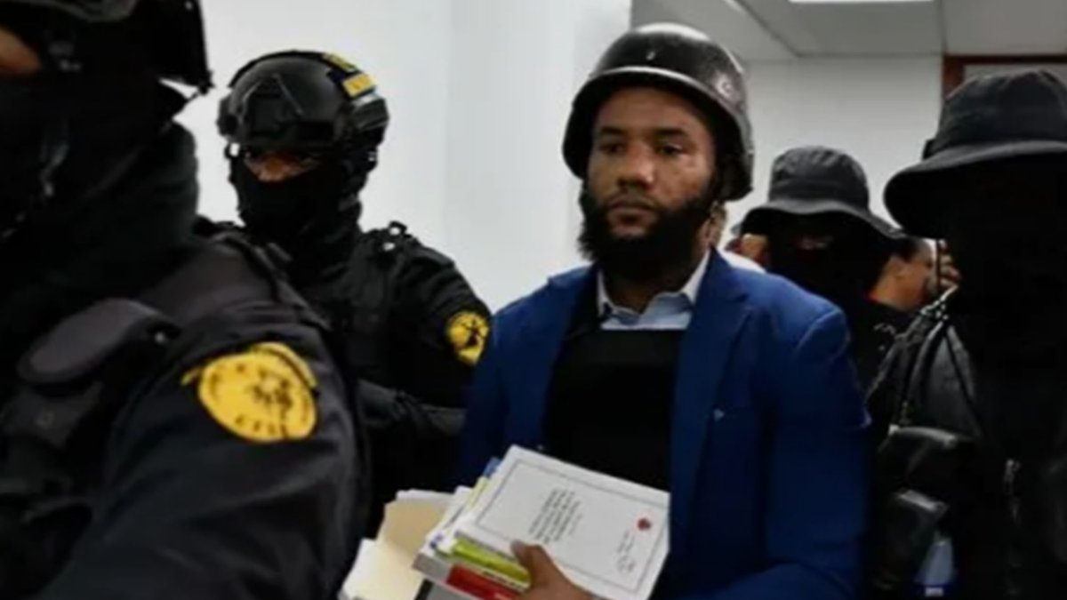
                Fiscal Aurelio Valdez Alcántara es enviado a Najayo por tres meses, imputado de soborno y extorsión
            