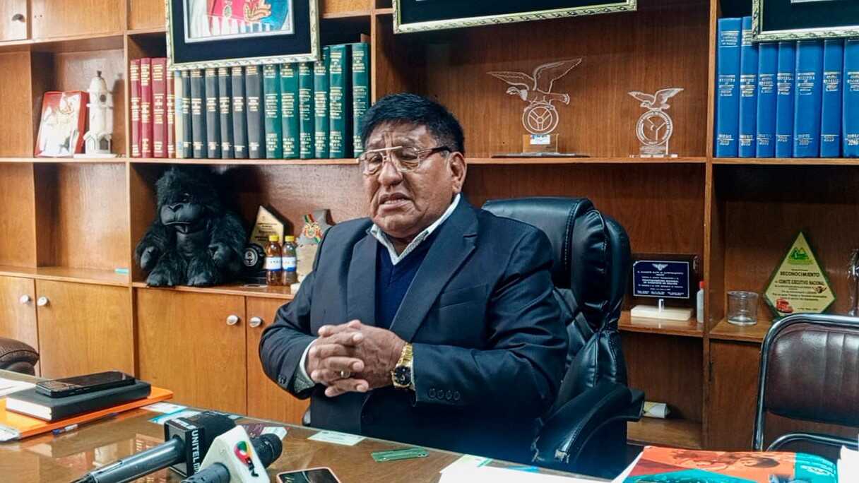 Confederación de Choferes anuncia que irá a dialogar este miércoles con el Gobierno