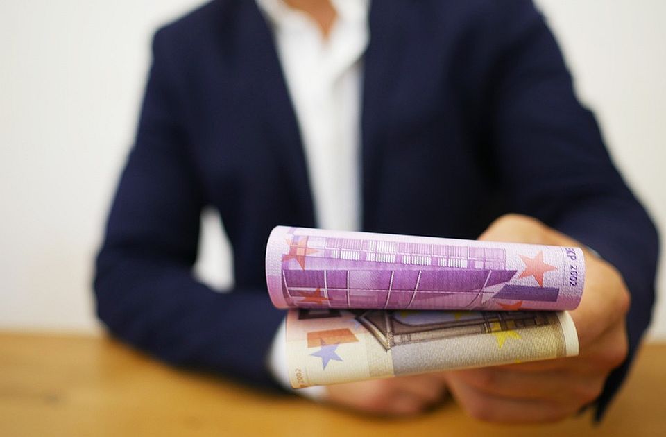 Euribor ponovo raste: Koliko će građanima porasti rate kredita?