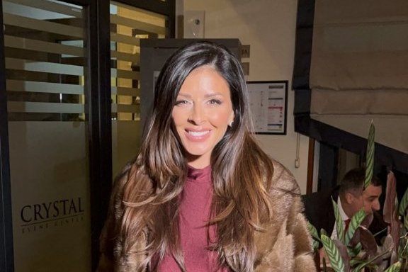 VODITELJKA OTKRILA IME NOVOG ČLANA PORODICE! Veliko slavlje u domu Ane Sević, objavom ŠOKIRALA SVE!