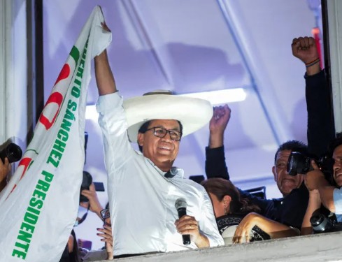 Leftist Sanchez takes slim lead over Fujimori in Peru’s presidential run-off election
