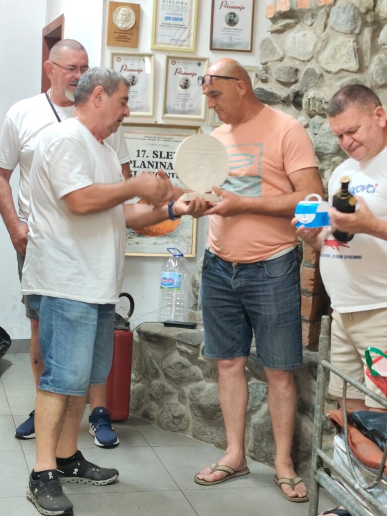 MEMORIJALNI KUP OSNIVAČA ERVINA BRKIĆA / Održani tradicionalni ribolovni susreti HRVI i branitelja iz Domovinskog rata