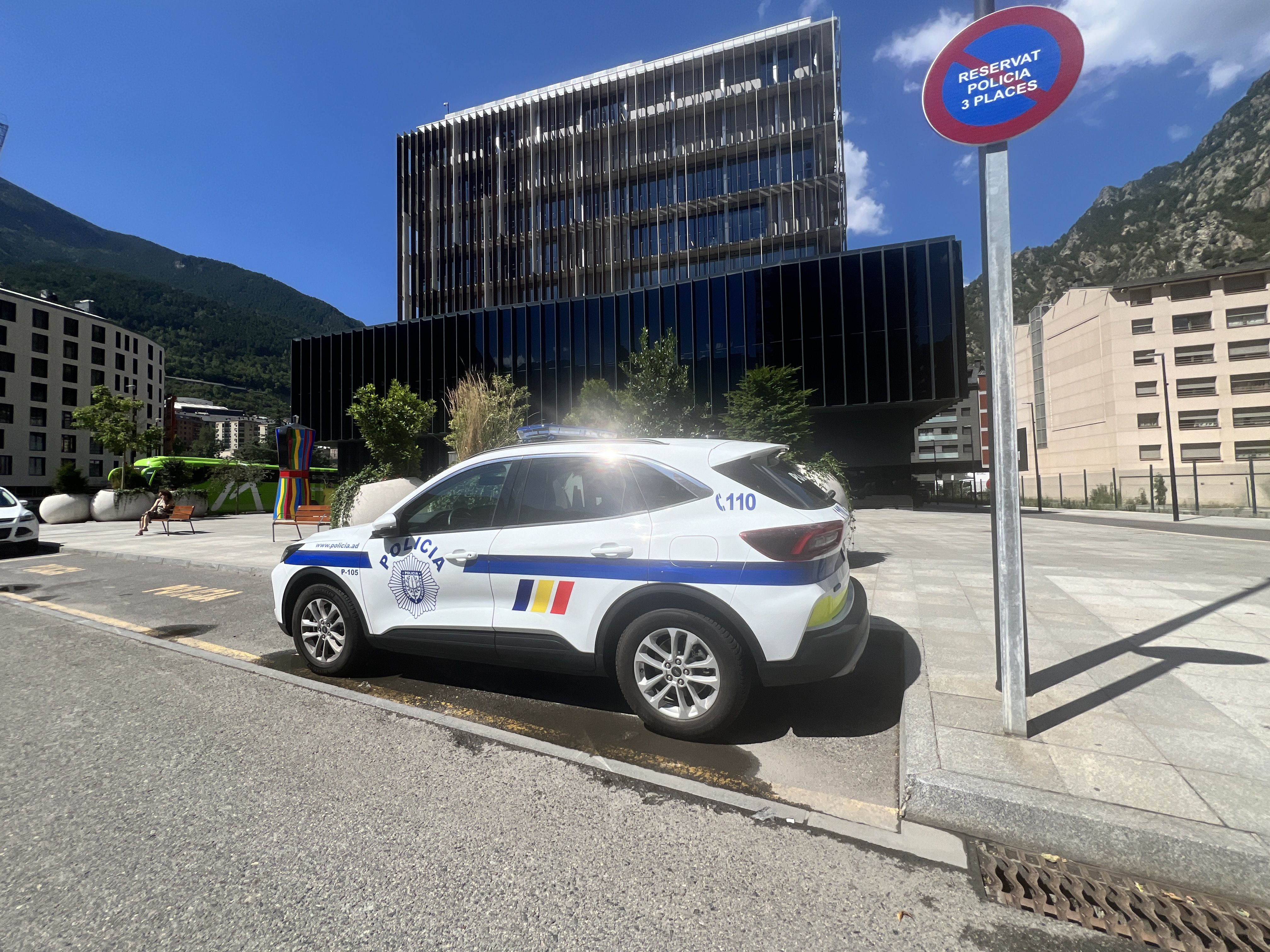 Rebaixada de quinze a deu anys la pena a l'home acusat de violar durant set anys la filla menor
