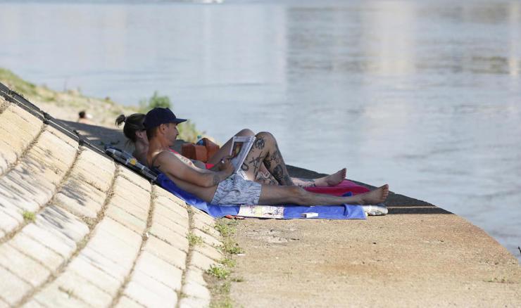 Toplinski val stigao ranije, stručnjaci pozivaju na oprez