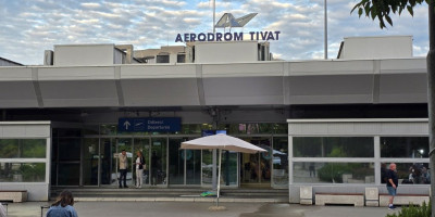 Haos u Tivtu: Srbi se preusmeravaju na druge aerodrome