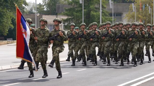 Vučić: Realno je da vojni rok bude obnovljen od 1. marta