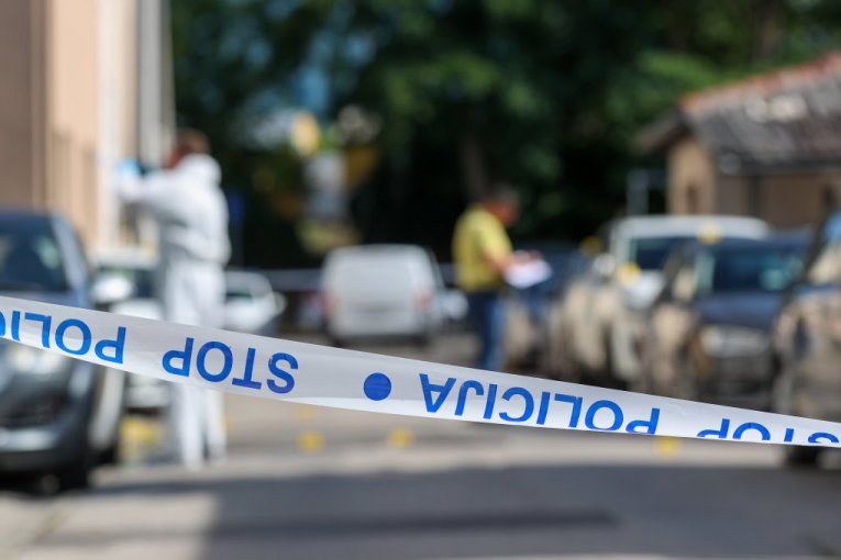 MUŠKARAC UBIJEN NA PARKINGU ISPRED PRODAVNICE! Savo izrešetan sa 22 metka, njegov otac tada jedva izustio: "Ugasila se slavska sveća..."