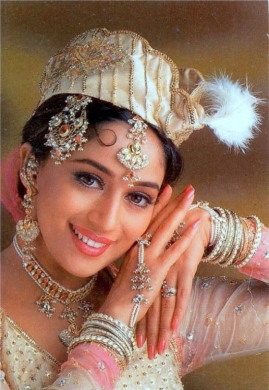 Madhuri Dixit’s Love Affairs : The Untold Chapters of Bollywood’s Dhak-Dhak Girl