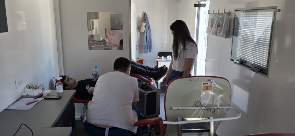 Vanredna akcija dobrovoljnog davanja krvi održana kod Lidla u Bečeju