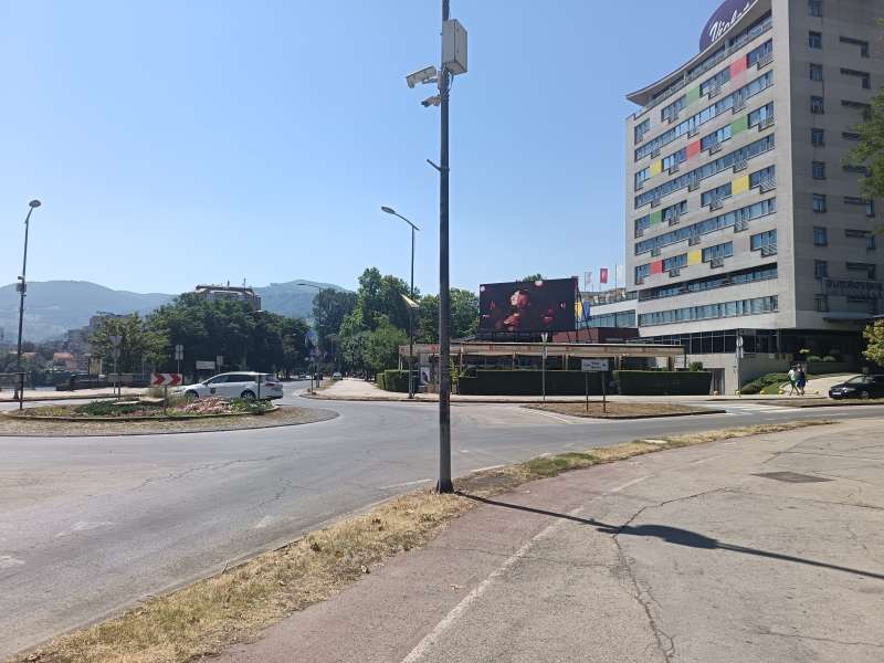 Muškarac prijetio da će skočiti sa Željezničkog mosta u Zenici, prevezen u KBZ 