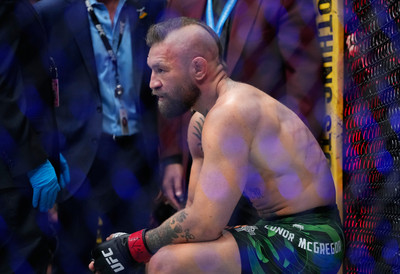 "On i dalje slavi Boga" Džon Džons pohvalio Mekgregora - "Ovo je pokazalo njegov karakter"