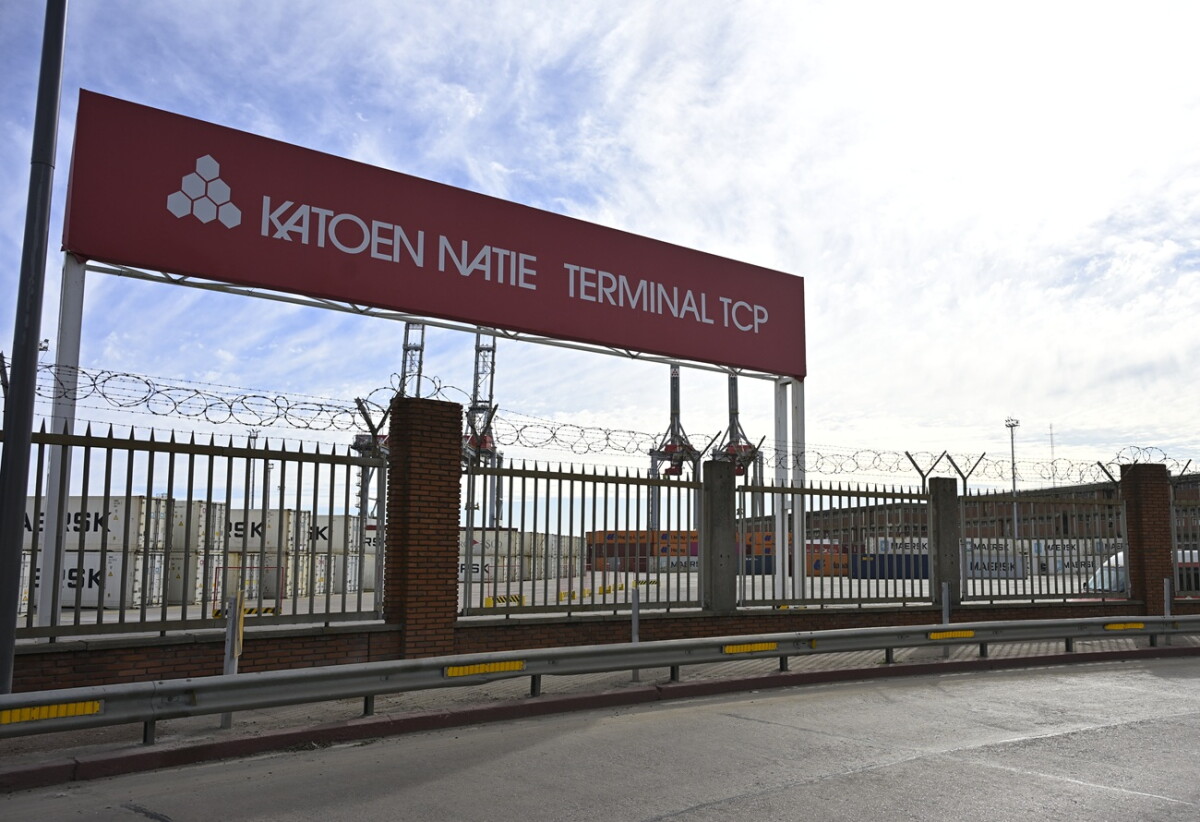 Katoen Natie y el sindicato firman una tregua laboral y abren un ámbito de negociación intensivo en el MTSS