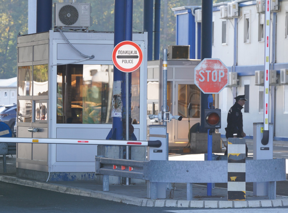 Putnička vozila na Horgošu čekaju na ulazu i izlazu u zemlju po 45 minuta