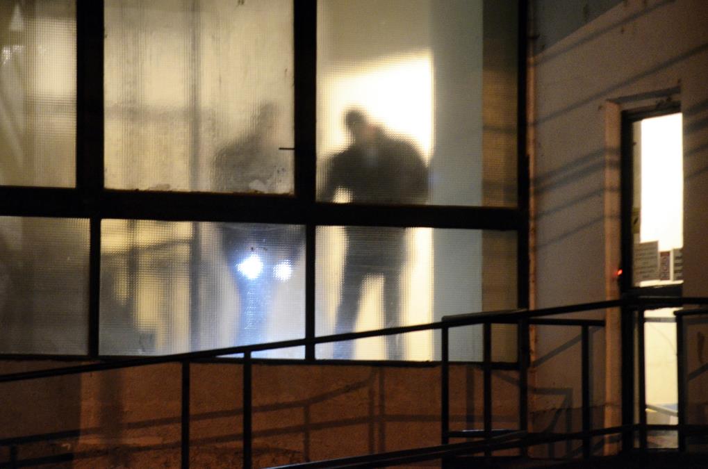 UŽAS NA JUGU SRBIJE: Komšije prijavile SMRAD iz stana - policija pronašla telo muškarca u poodmakloj FAZI RASPADANJA