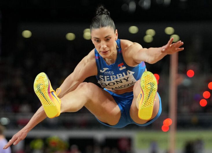 Nevjerovatna Ivana Španović sa 36 godina napravila čudo, skokom u posljednjoj seriji postala šampionka Srbije
