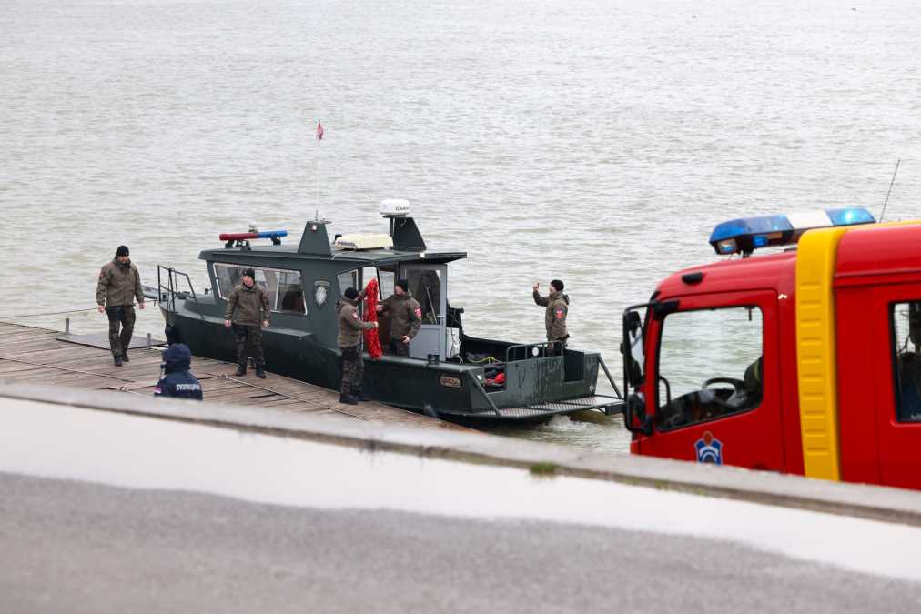 "MERCEDES" SLETEO U CRNI TIMOK, DVOJE LJUDI BILO UNUTRA: Saobraćajna nesreća u Zaječaru